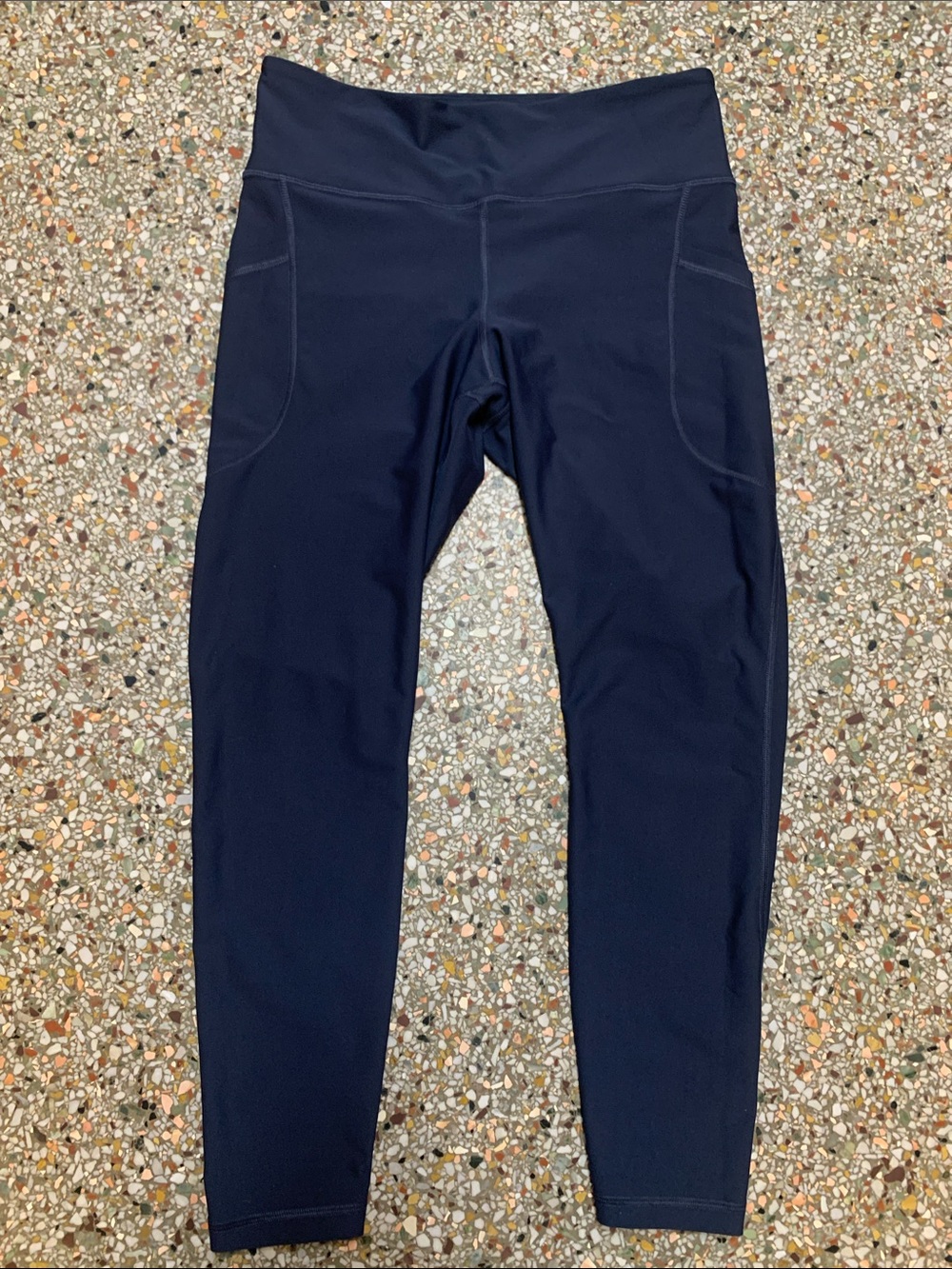Old Navy Active High-Rise Go-Dry Leggings with Side Pockets